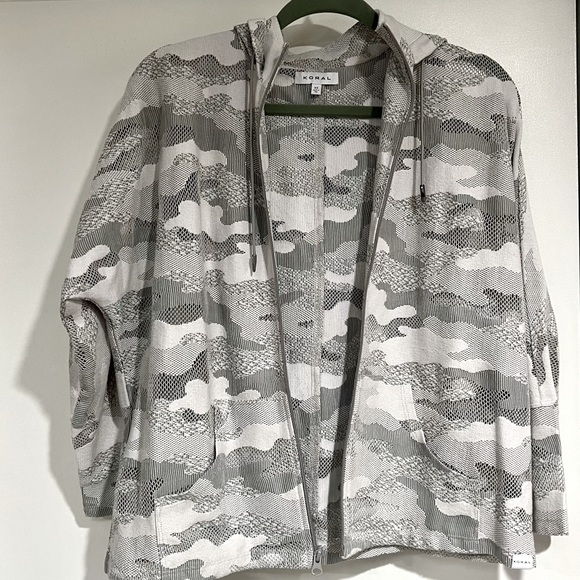 Koral Gray Camo Mesh Full Zip Hooded Jacket (XS) - Picture 3 of 10
